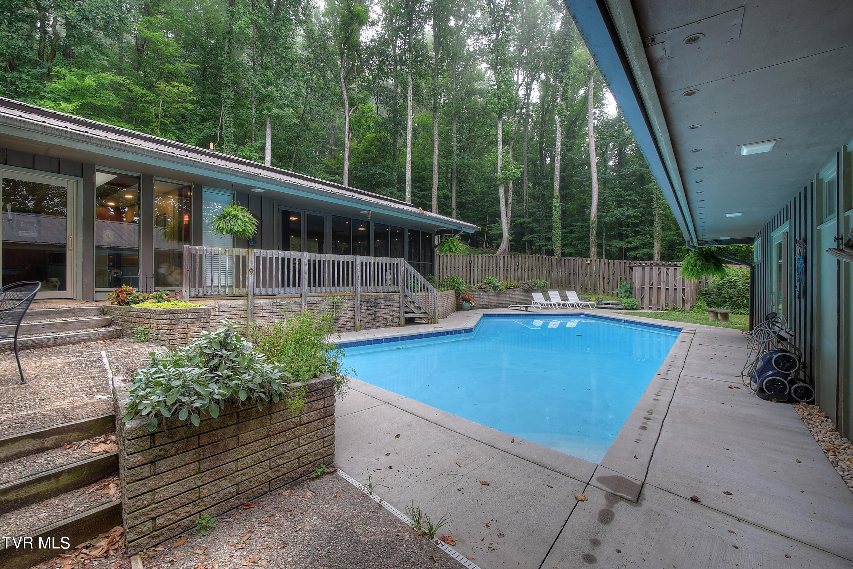 329 Hidden Valley Road Kingsport, TN 37663 - Photo 47 of 60 42