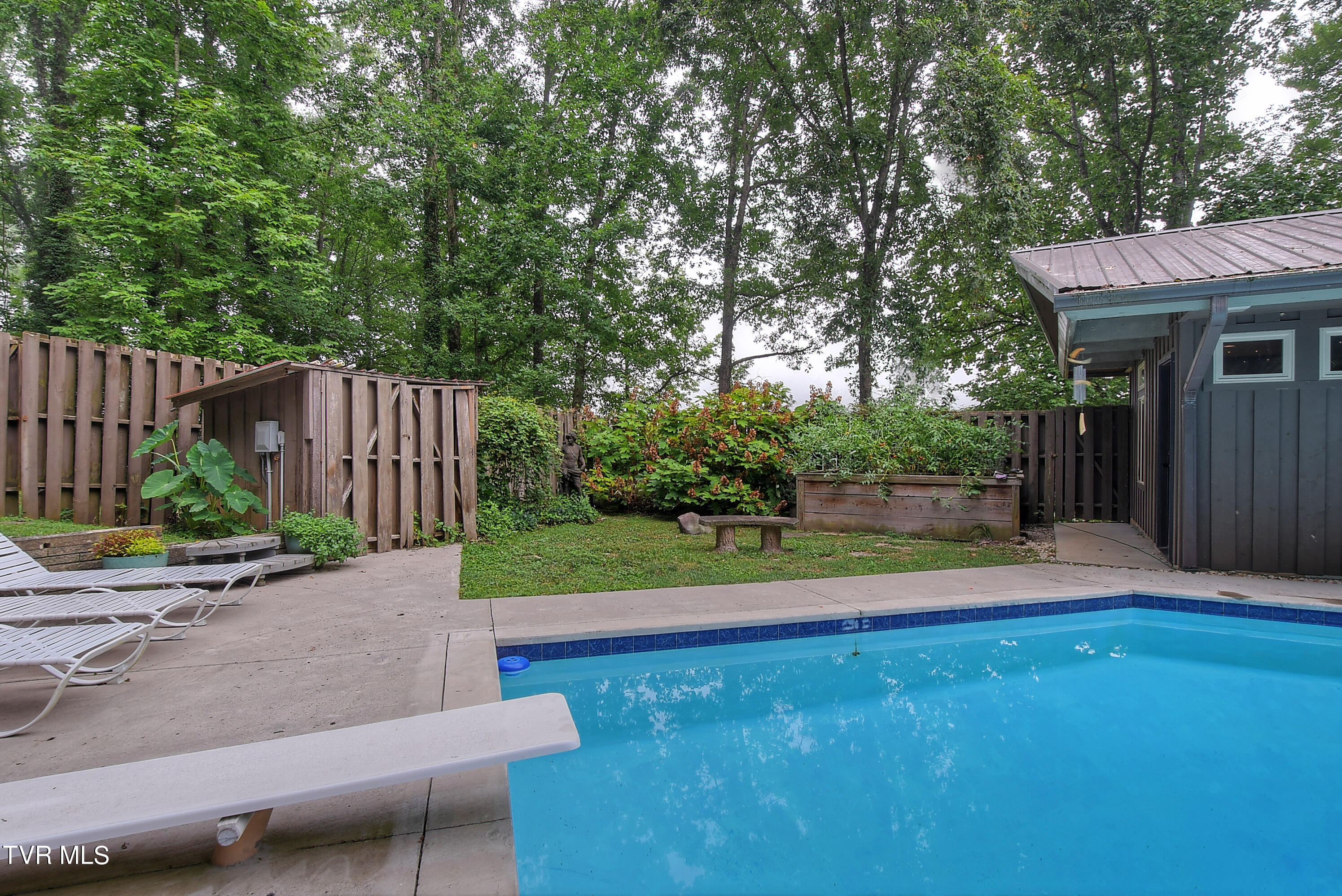 329 Hidden Valley Road Kingsport, TN 37663 - Photo 49 of 60 44