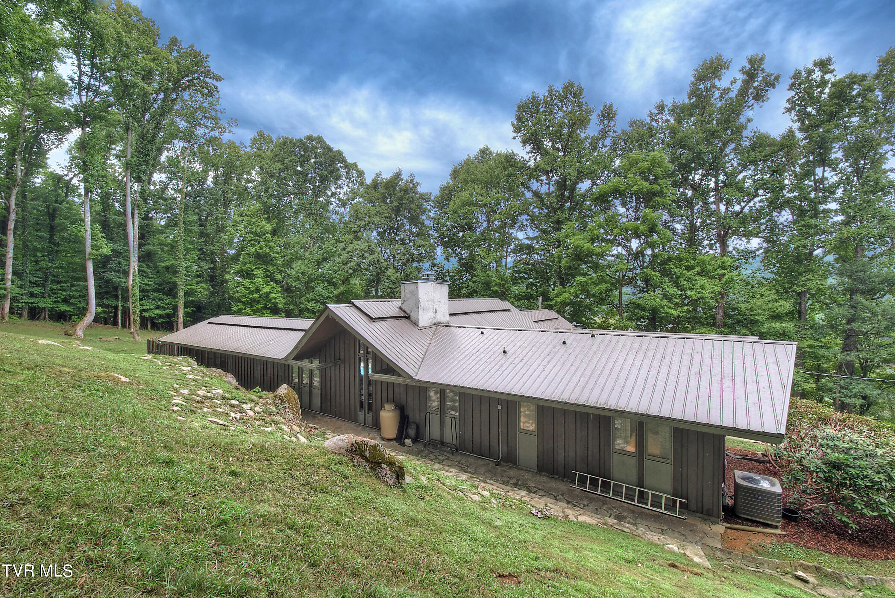 329 Hidden Valley Road Kingsport, TN 37663 - Photo 51 of 60 56