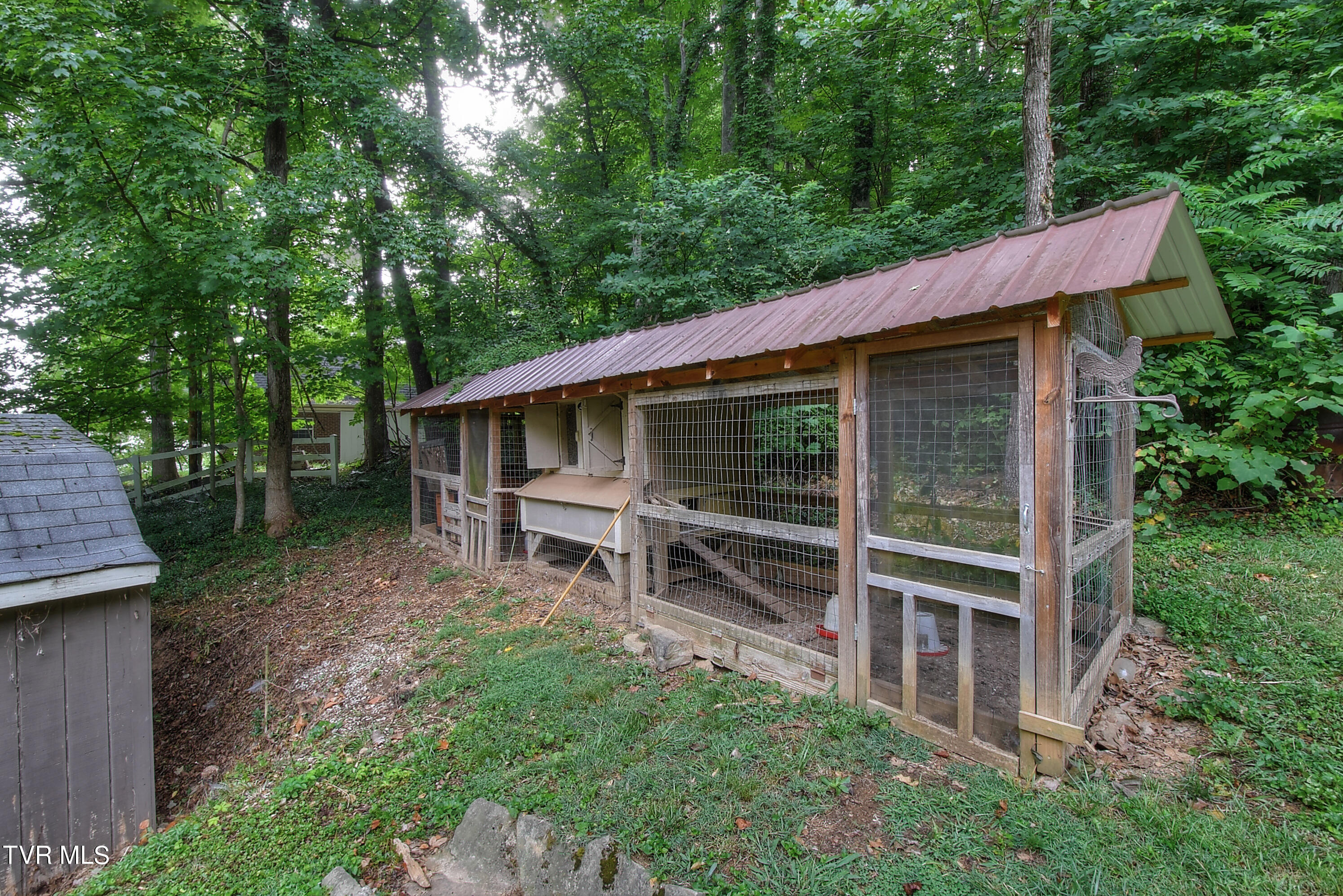 329 Hidden Valley Road Kingsport, TN 37663 - Photo 6 of 60 6