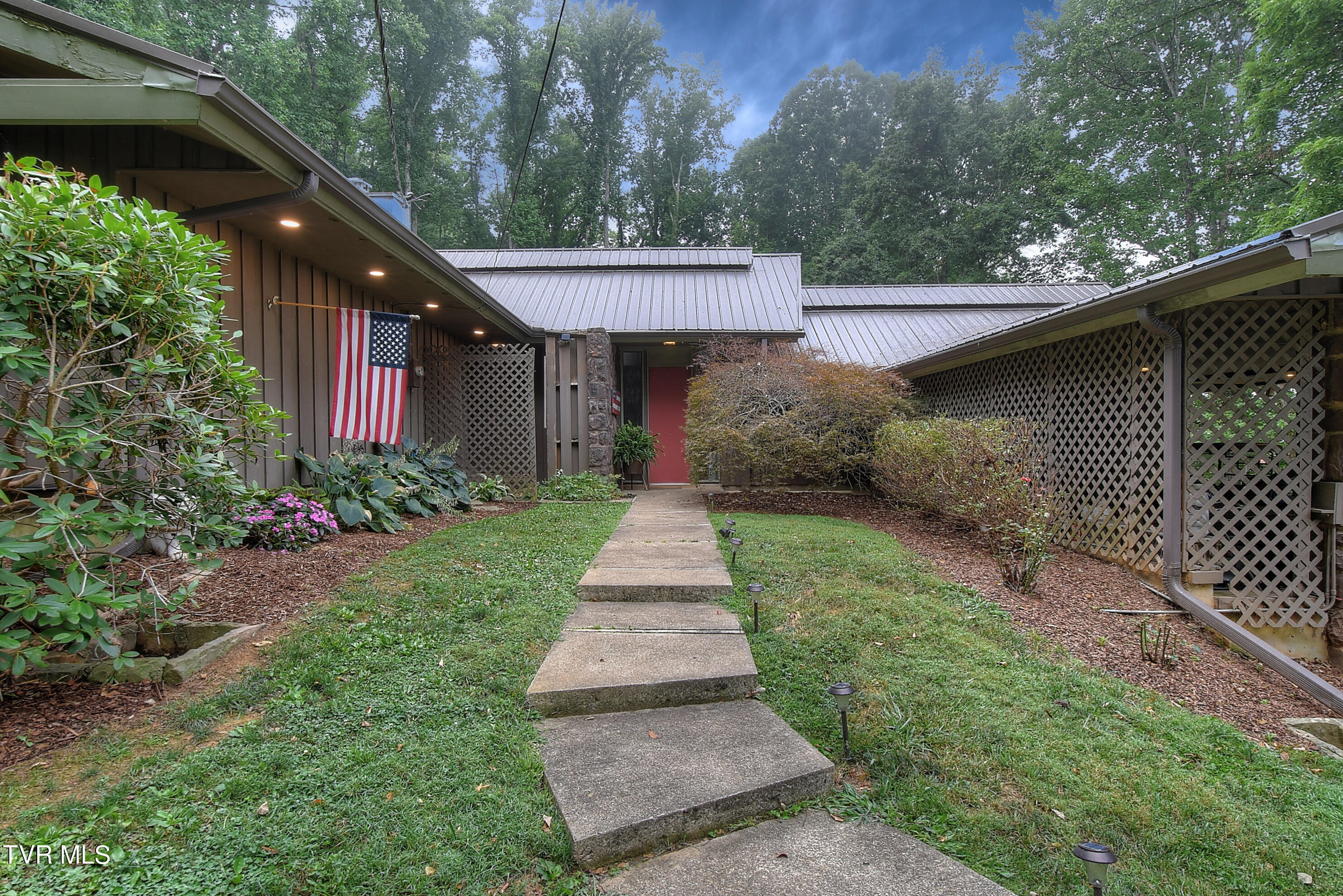 329 Hidden Valley Road Kingsport, TN 37663 - Photo 7 of 60 7