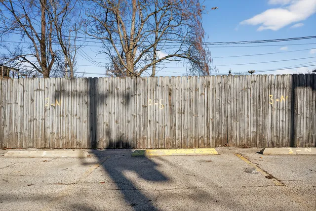 $375,000 | 4646 South Prairie Avenue, Unit 2S, Chicago, IL 60653