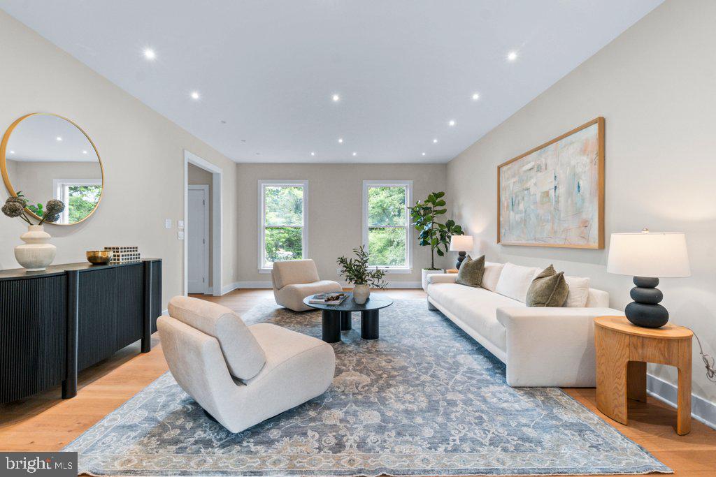 6002 Onondaga Road Bethesda, MD 20816 - Photo 6 of 70