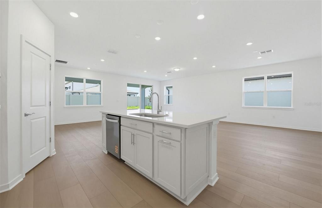 33425 Herds Hallow Way Wesley Chapel, FL 33545 - Photo 4 of 32