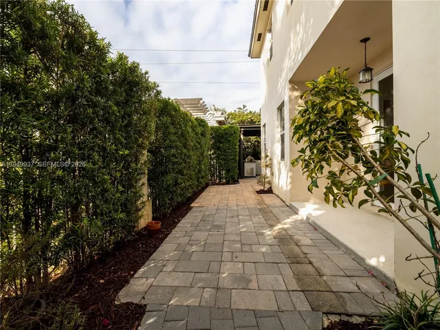 $6,500 | Vintage Estates, Doral, FL 33178