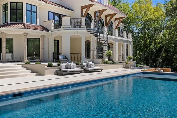 $4,099,000 | 17040 South Highland Ridge Drive, Loch Lloyd, MO 64012