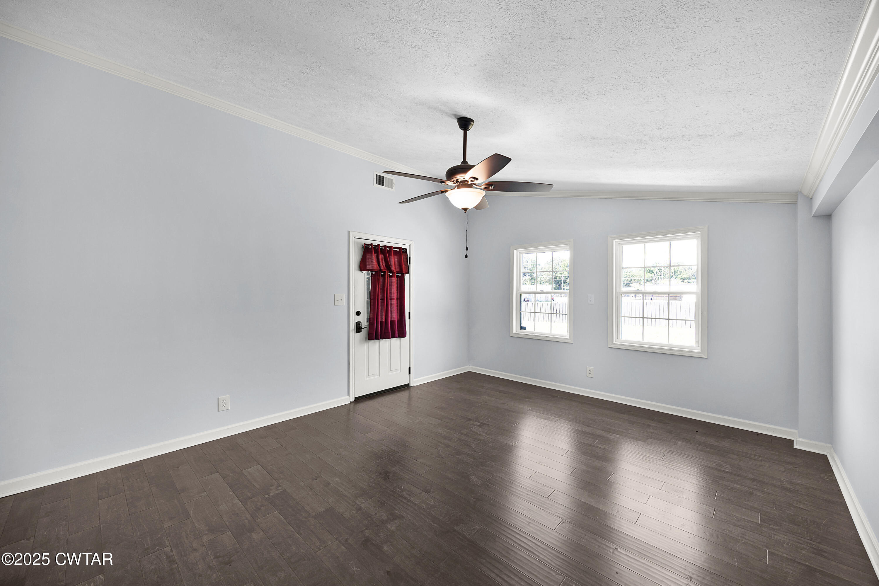 105 Dixie Lane Jackson, TN 38301 - Photo 13 of 25 a view of an empty room with a window
