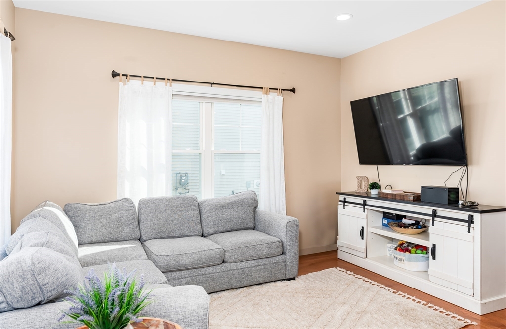 6 Eagle Nest Road, Unit B76 Clinton, MA 01510 - Photo 6 of 42 Gallery Image 6