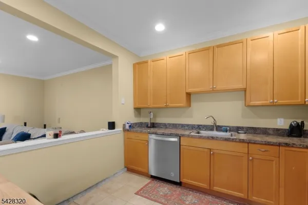 $3,900 | 84 Autumn Ridge Road, Morris Plains, NJ 07950