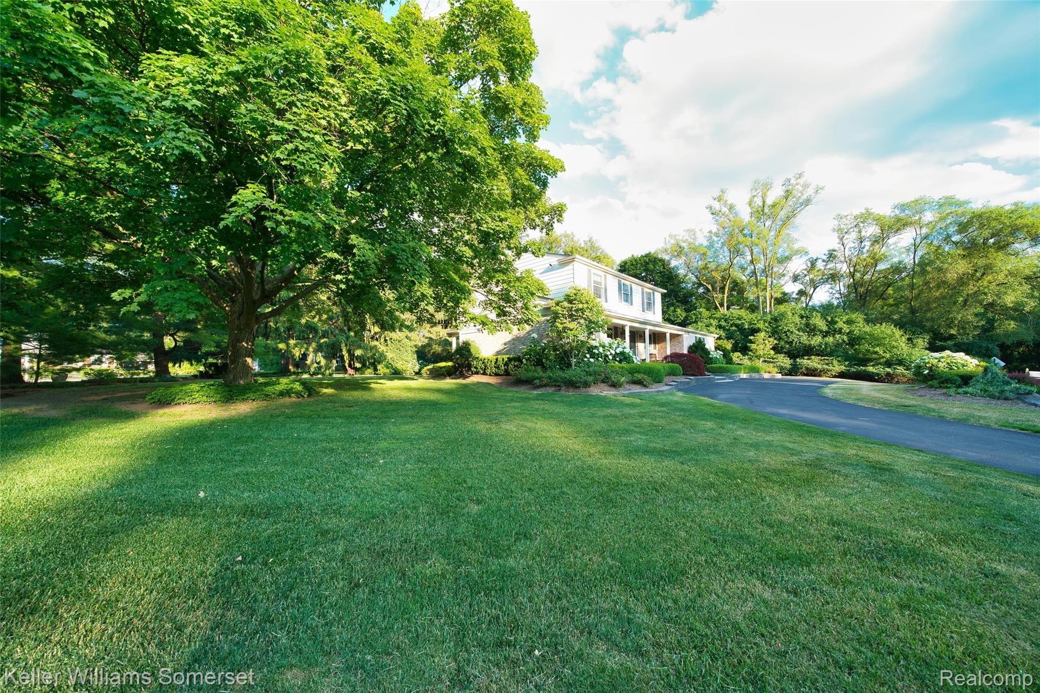 31020 Rivers Edge Court Franklin, MI 48025 - Photo 11 of 42 DSC02330.jpg