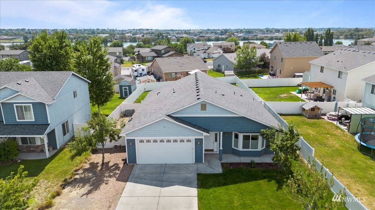837 Polo Ridge Moses Lake, WA 98837 - Photo 3 of 31 Gallery Image 3