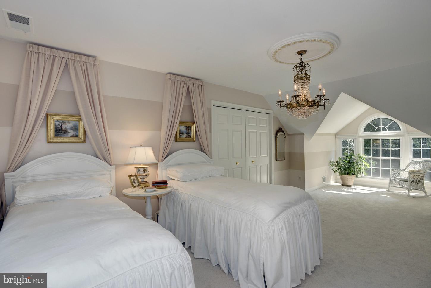 312 Runner Road Great Falls, VA 22066 - Photo 19 of 30 Bedroom 4