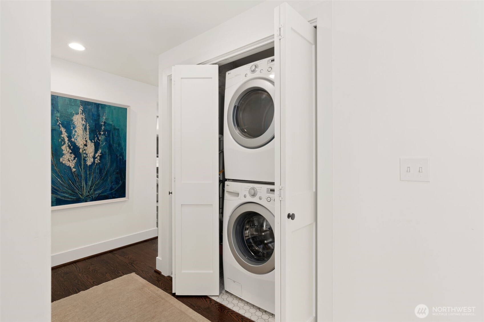 4129 19th Avenue Southwest Seattle, WA 98106 - Photo 25 of 34 a utility room with dryer and washer