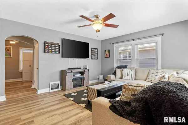 $144,900 | 1531 West Monroe Street, Springfield, IL 62704