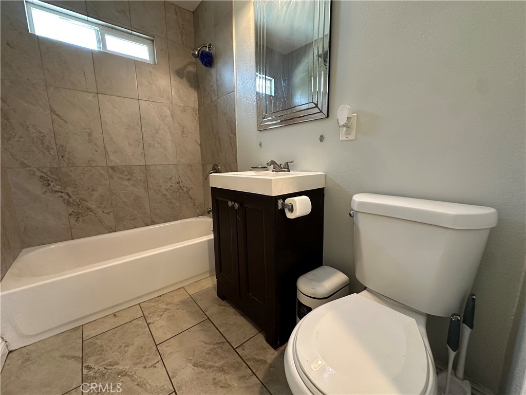 441 Hurstview Avenue Monrovia, CA 91016 - Photo 14 of 16 a bathroom with a sink toilet and bathtub