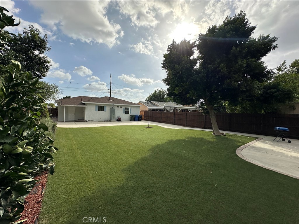 441 Hurstview Avenue Monrovia, CA 91016 - Photo 6 of 16 a front view of a house with a garden
