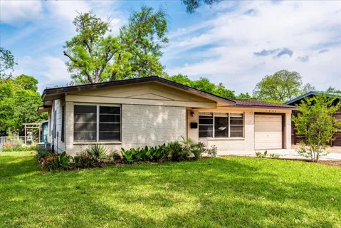 front view of house with a yard