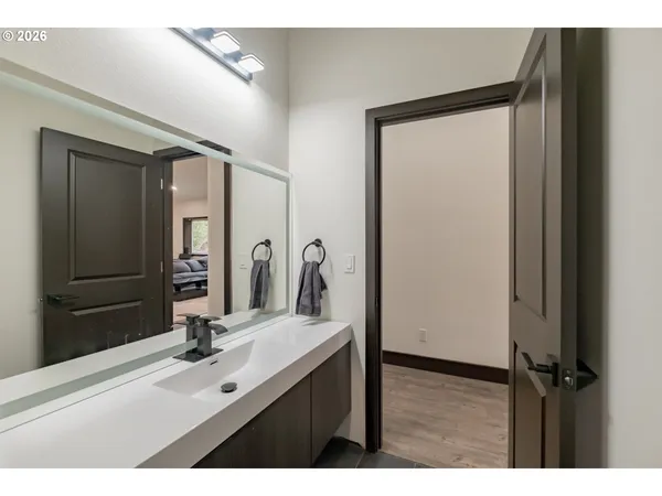 $750,000 | 33005 Berlin Road, Lebanon, OR 97355