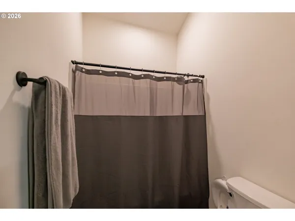 $750,000 | 33005 Berlin Road, Lebanon, OR 97355