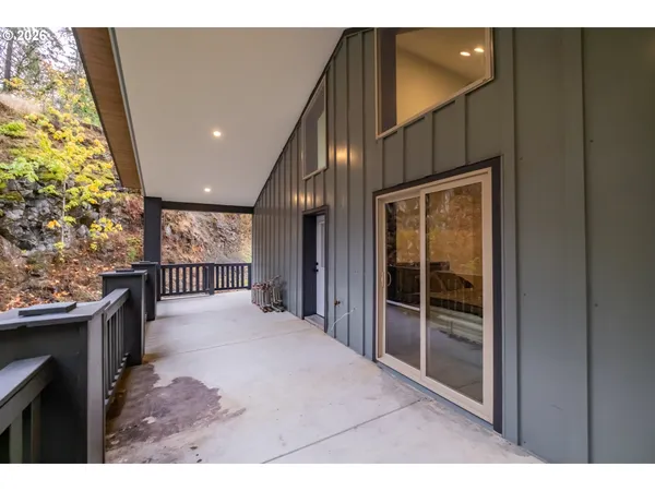 $750,000 | 33005 Berlin Road, Lebanon, OR 97355