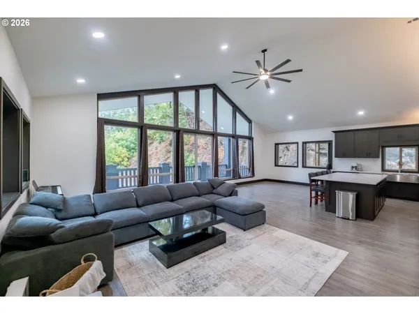 $750,000 | 33005 Berlin Road, Lebanon, OR 97355