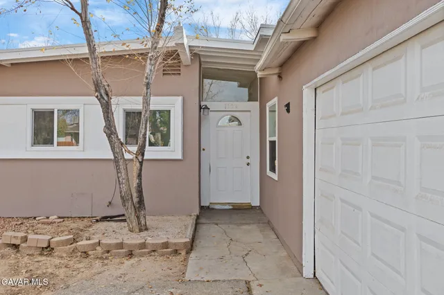 $409,000 | 1132 Holguin Street, Lancaster, CA 93534