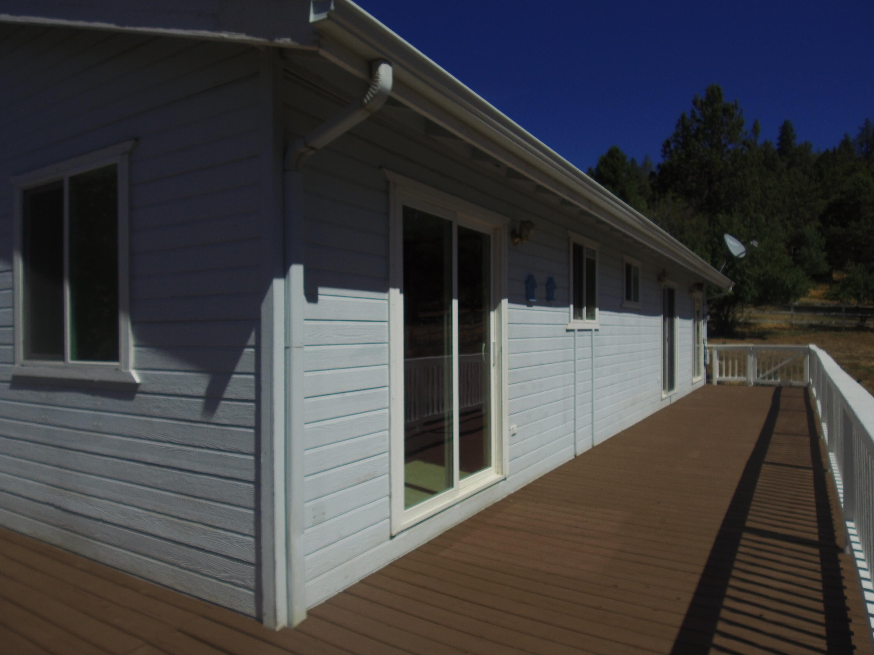 14923 Clover Creek Road Klamath Falls, OR 97601 - Photo 38 of 46 Deck