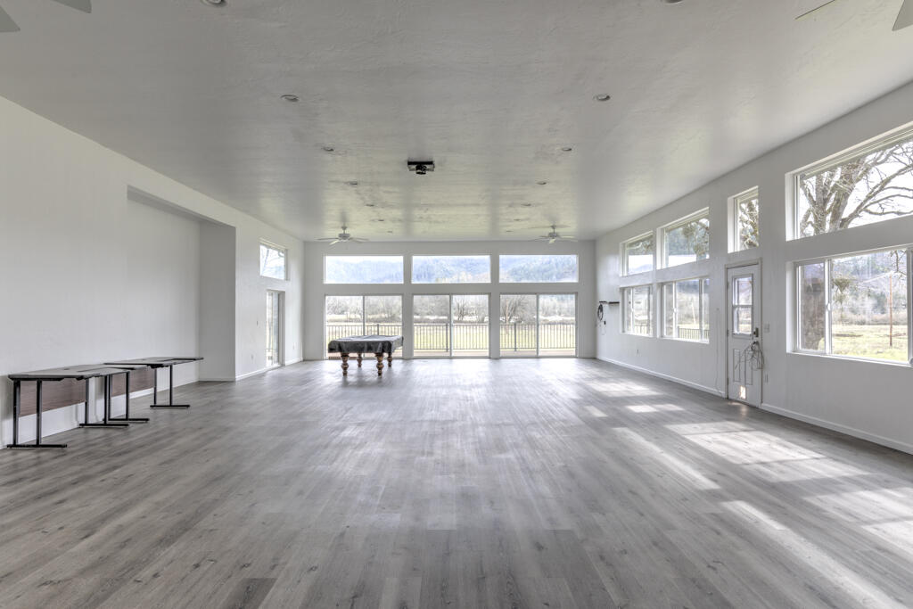 4001 Deer Creek Road Selma, OR 97538 - Photo 46 of 69 Rec room