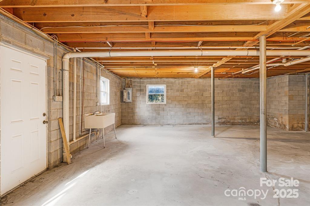 7 Brookshire Road Leicester, NC 28748 - Photo 28 of 40 a view of an empty room