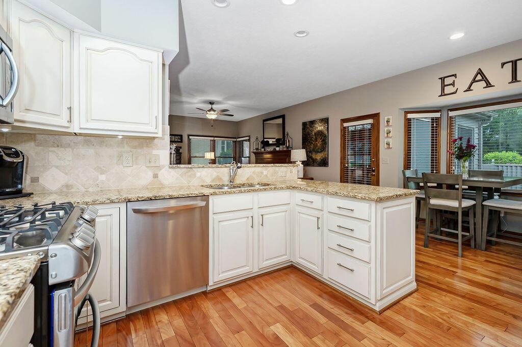 880 Riva Ridge Boulevard Gahanna, OH 43230 - Photo 25 of 79 REMODELED KITCHEN