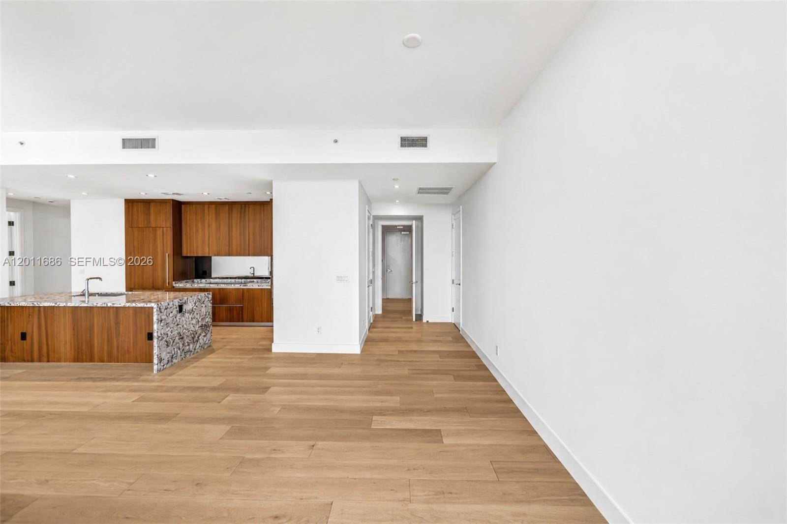 175 Southeast 25th Road, Unit 3303 Miami, FL 33129 - Photo 4 of 27