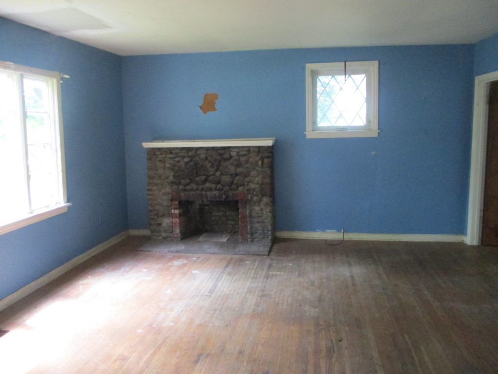 3784 Rush Mendon Road Mendon, NY 14506 - Photo 3 of 9 LIVING ROOM