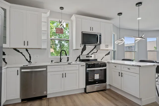 $259,900 | 64 East 102nd Place, Chicago, IL 60628