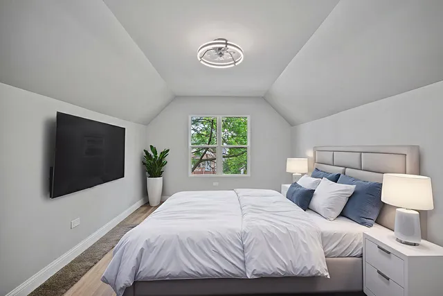 $259,900 | 64 East 102nd Place, Chicago, IL 60628