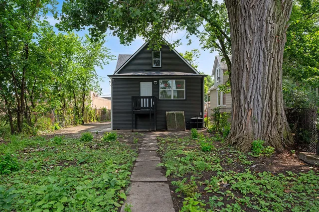 $259,900 | 64 East 102nd Place, Chicago, IL 60628