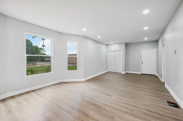 $259,900 | 64 East 102nd Place, Chicago, IL 60628