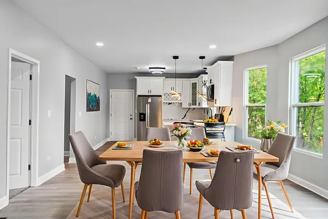 $259,900 | 64 East 102nd Place, Chicago, IL 60628