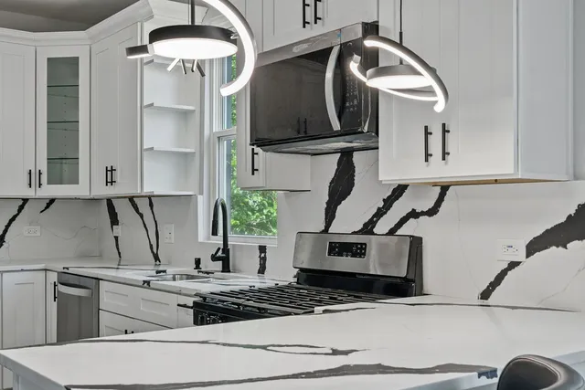 $259,900 | 64 East 102nd Place, Chicago, IL 60628