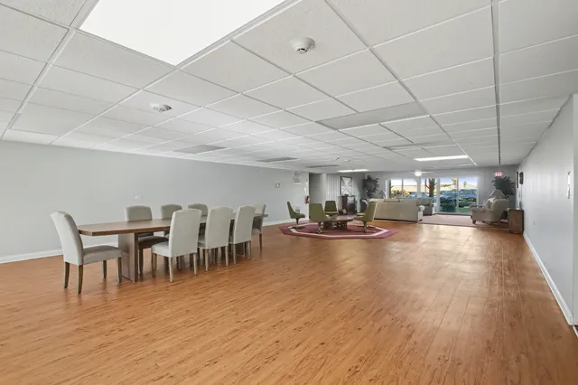 $209,900 | 5300 Walnut Avenue, Unit 24B, Downers Grove, IL 60515