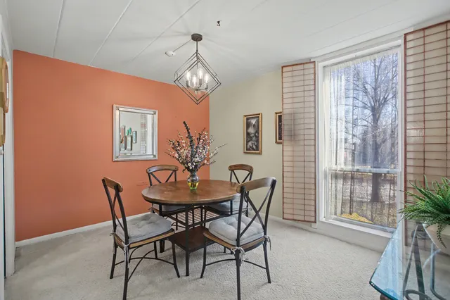 $209,900 | 5300 Walnut Avenue, Unit 24B, Downers Grove, IL 60515