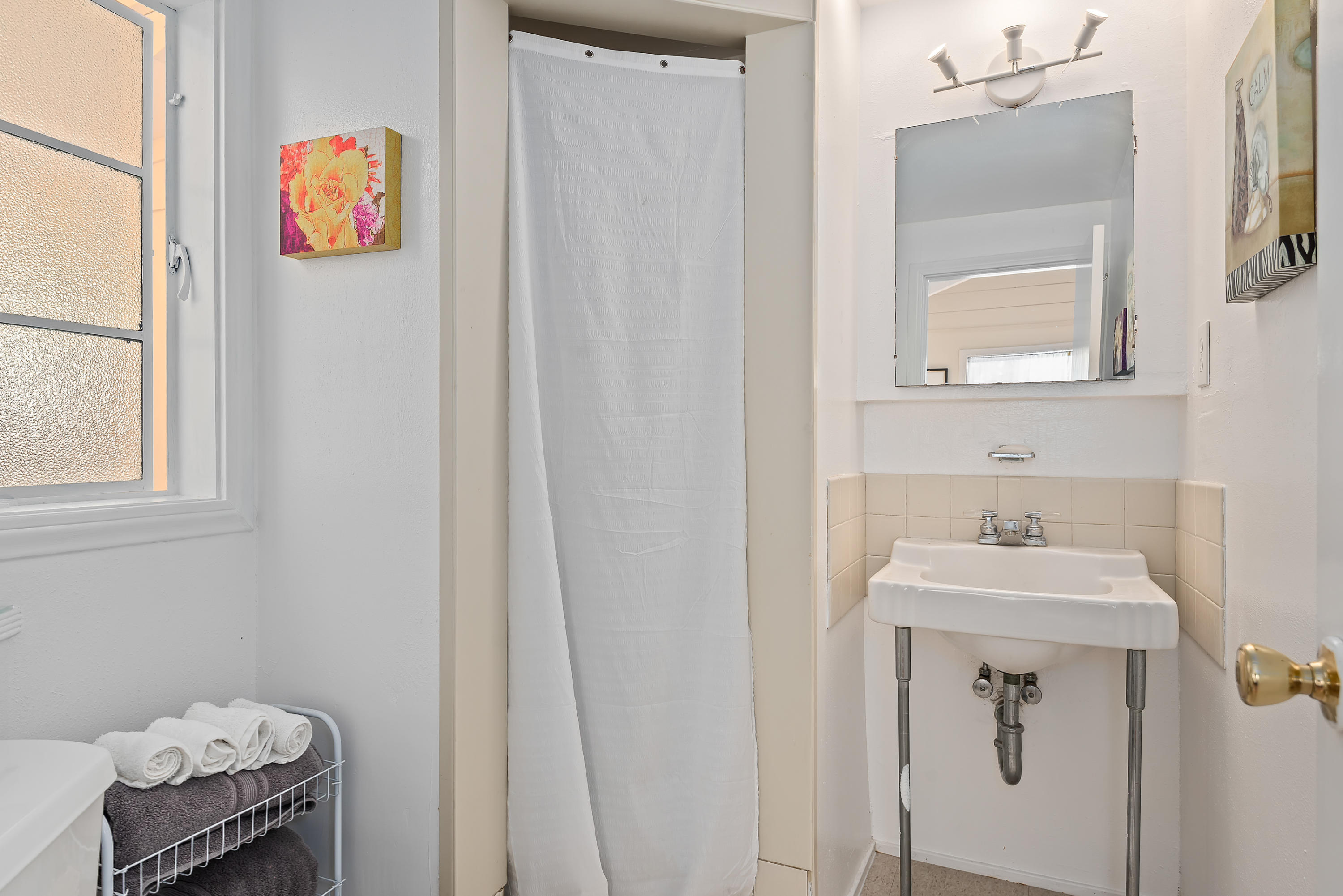 1043 Cheltenham Road Santa Barbara, CA 93105 - Photo 16 of 21 013_13 Bathroom 1