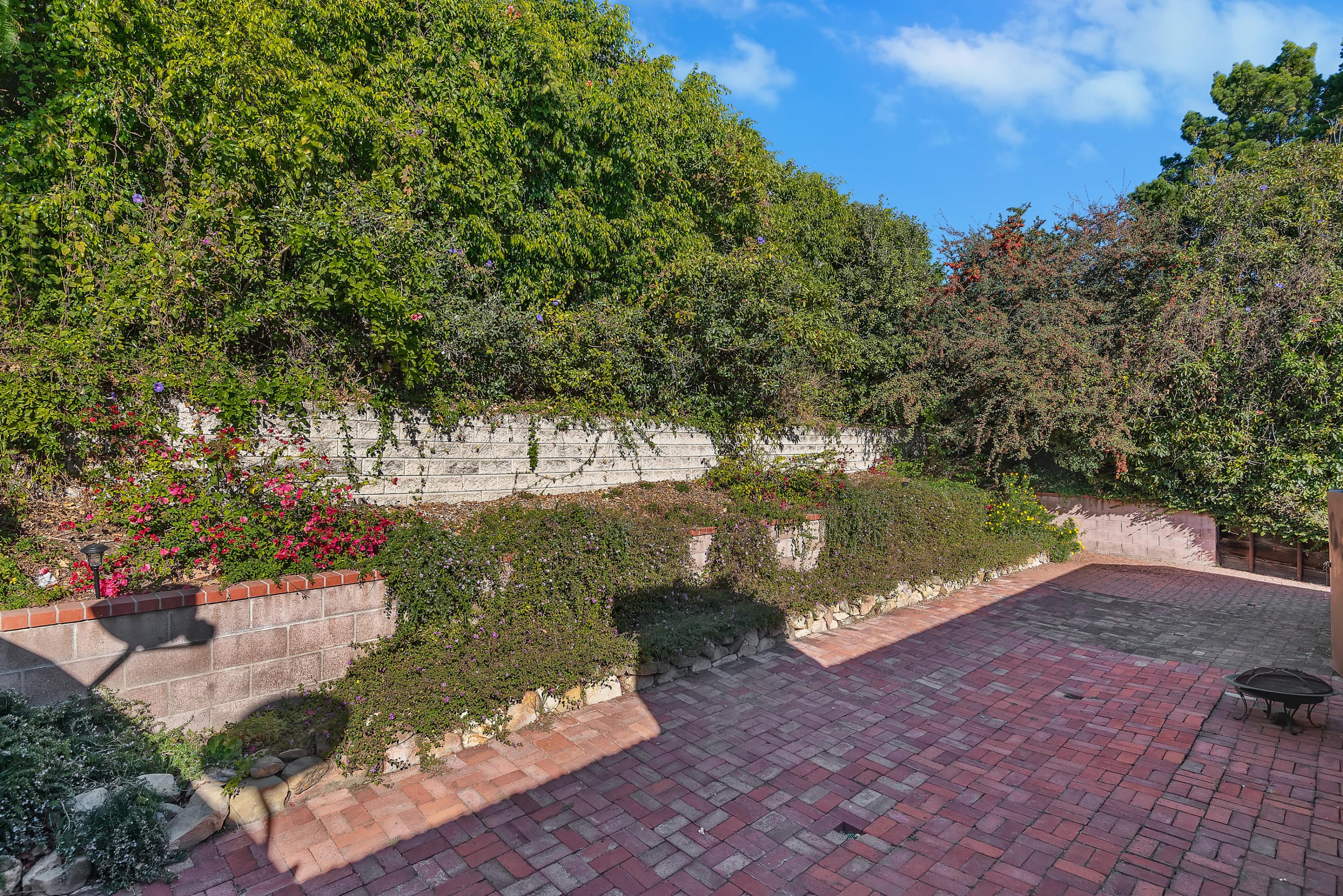 1043 Cheltenham Road Santa Barbara, CA 93105 - Photo 20 of 21 019_19 Back Patio