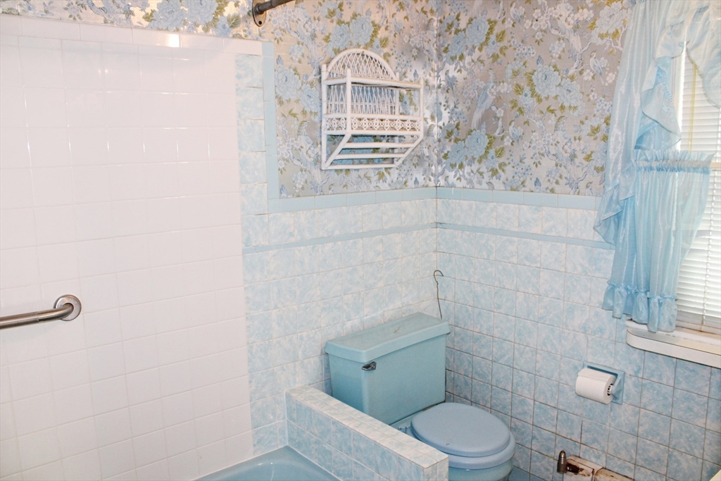 49 Newcomb Road Stoneham, MA 02180 - Photo 25 of 38 Gallery Image 25