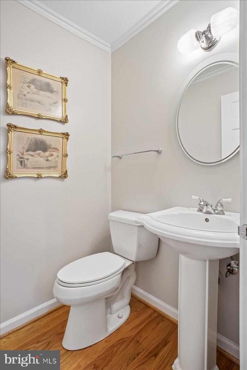 3268 Fox Mill Road Oakton, VA 22124 - Photo 13 of 31 Main level half bath.
