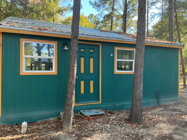 $1,000 | 468 Onalaska Drive East, Onalaska, TX 77360