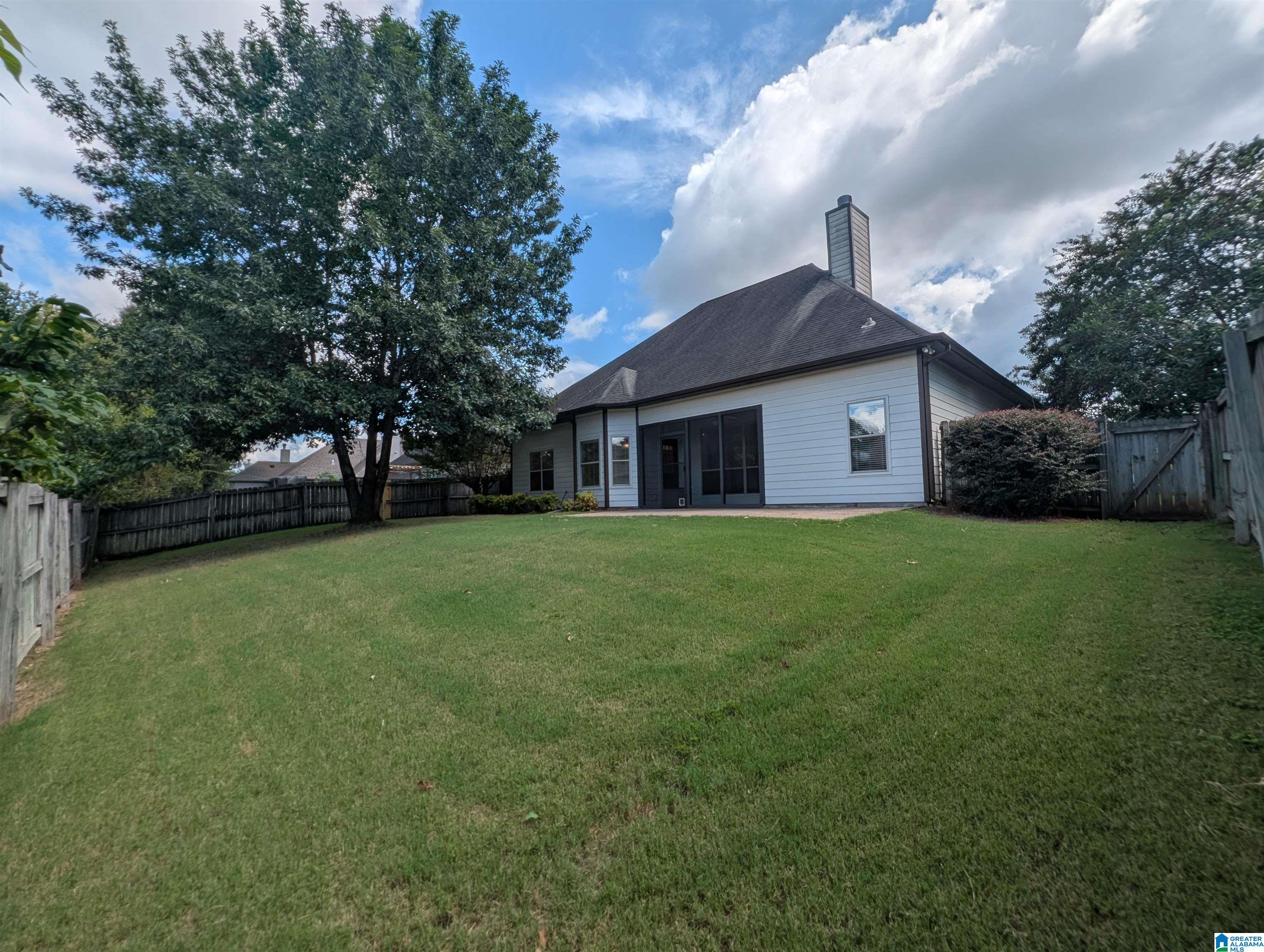 676 Barkley Circle Alabaster, AL 35007 - Photo 2 of 25