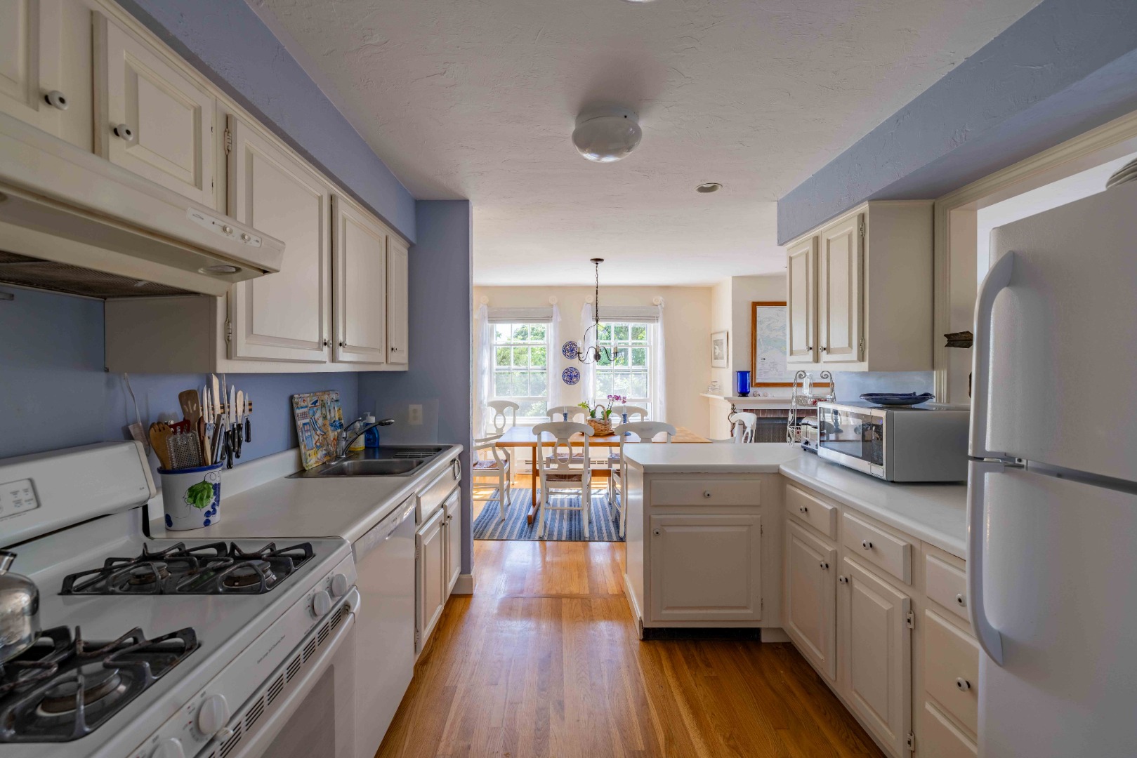 61 Monomoy Road Nantucket, MA 02554 - Photo 12 of 27