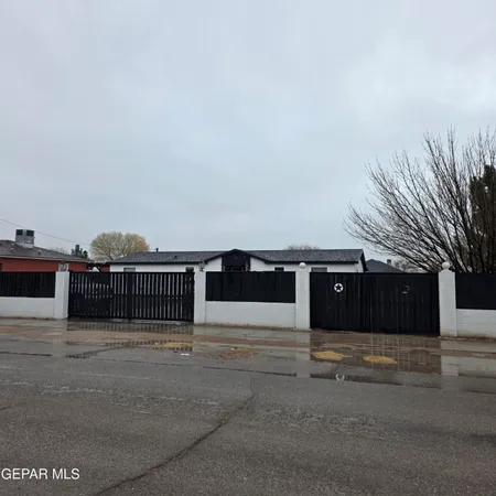 $295,000 | 270 Flor Amarilla, Socorro, TX 79927