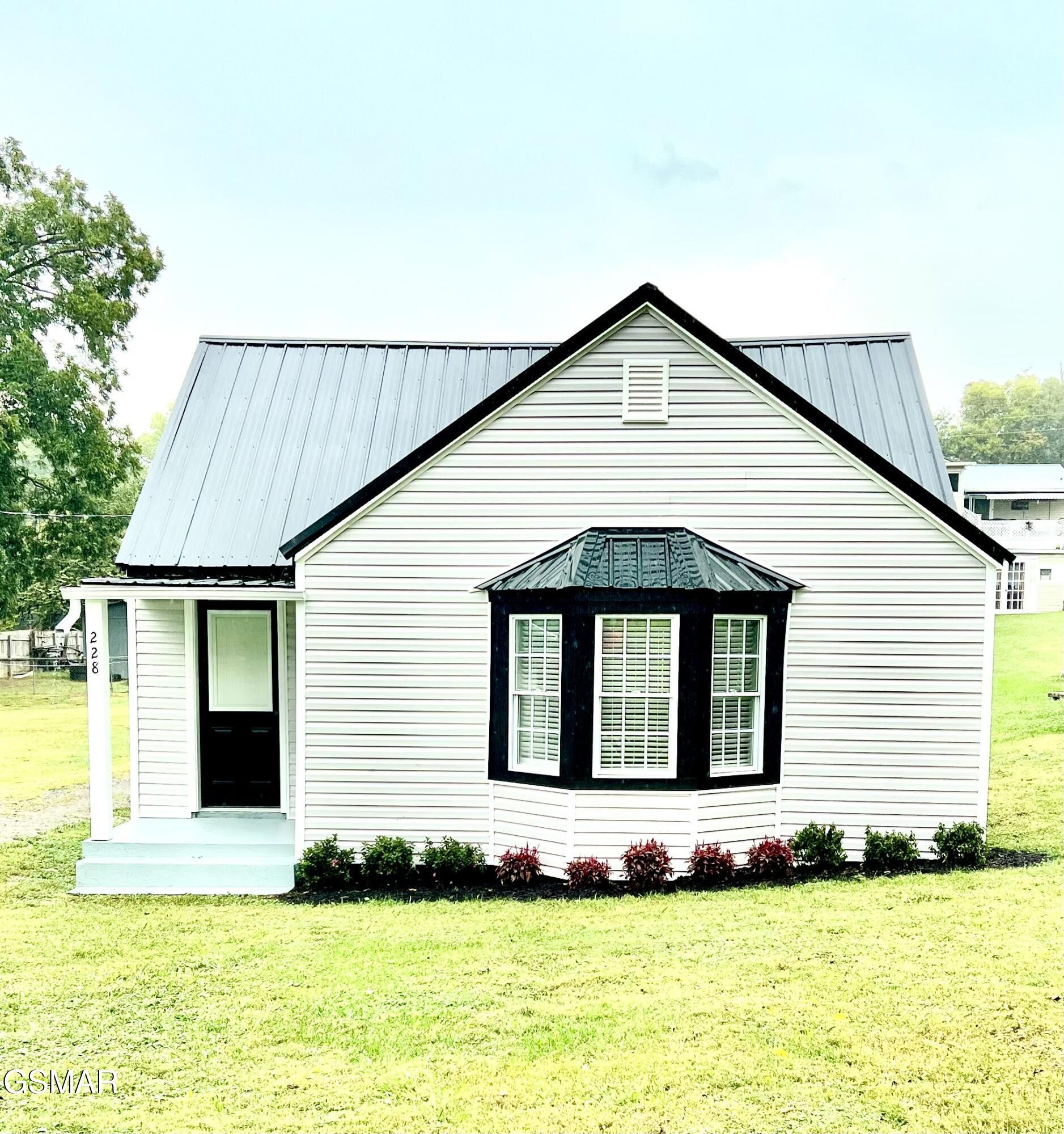 228 Melton Road Newport, TN 37821 - Photo 2 of 29