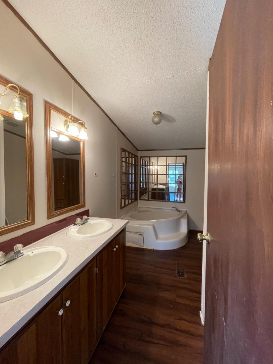6550 Donaldson Road Mount Sterling, KY 40353 - Photo 10 of 14 Primary Bathroom